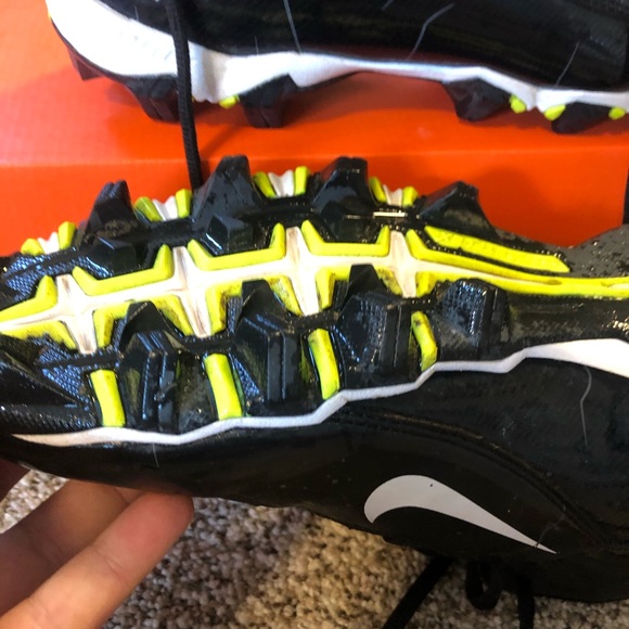 Nike Alpha Cleats - Picture 4 of 4